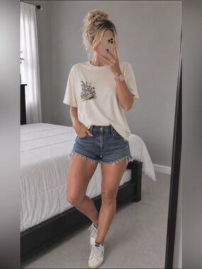 🦋 Boutique Graphic Tee Boho Butterfly Skeleton T-Shirt | Size: XL